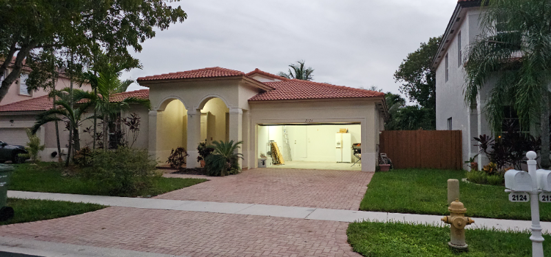 2124 NE 40th Rd in Homestead, FL - Building Photo