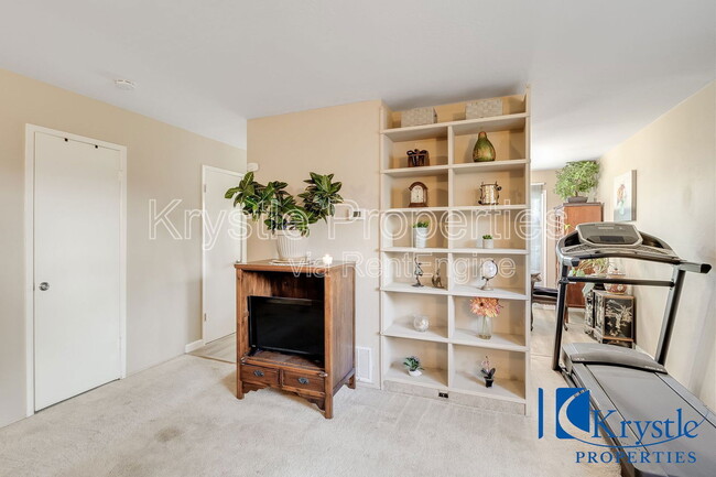 property at 138 Warwick Dr