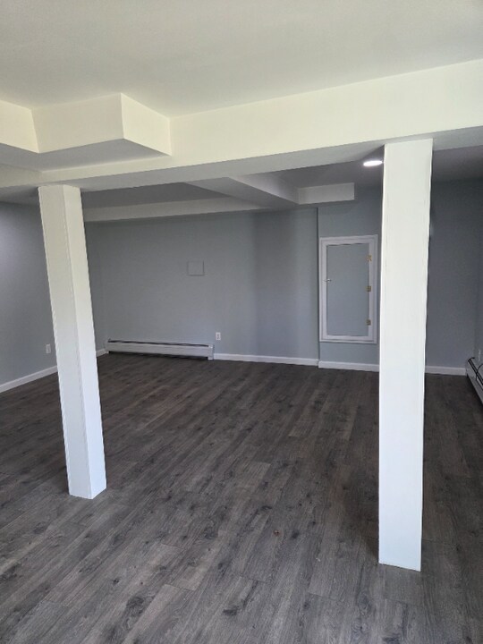 14 Sugar St in Newtown, CT - Foto de edificio