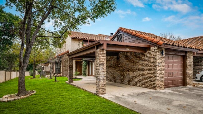 102 Caleta Beach in San Antonio, TX - Building Photo - Building Photo