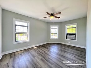 725 St Johns Ave in Highland Park, IL - Building Photo - Building Photo