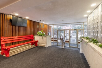 Saguenay Apartments in Ottawa, ON - Building Photo - Lobby