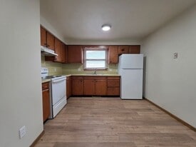 1254-1256 Meadow Ln in Neenah, WI - Building Photo