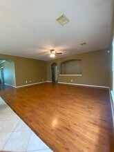 5406 Meadow Canyon Dr in Sugar Land, TX - Building Photo - Building Photo