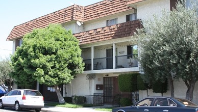 Oceana Apartments in Hawthorne, CA - Building Photo - Building Photo