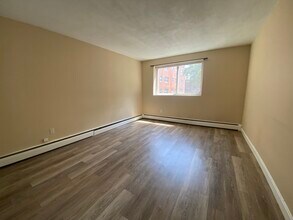 123 Sewall Ave, Unit 1A in Brookline, MA - Building Photo - Building Photo
