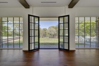 214 Centre Island Rd in Oyster Bay, NY - Building Photo - Building Photo