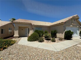 4811 Carefree Dr in Las Vegas, NV - Building Photo