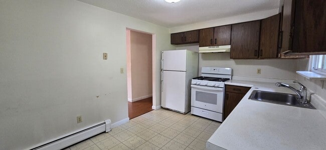 property at 206-208-208 Higgins Crowell Rd