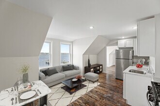 17 Hancox St in Stonington, CT - Building Photo - Building Photo