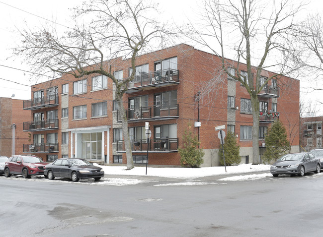 4945 Bourret in Montréal, QC - Building Photo - Primary Photo