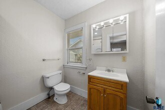 814 N Prairie Ave in Sioux Falls, SD - Building Photo - Building Photo