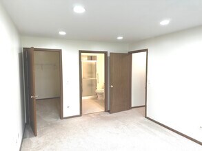 317 Sheffield Dr in Schaumburg, IL - Building Photo - Building Photo