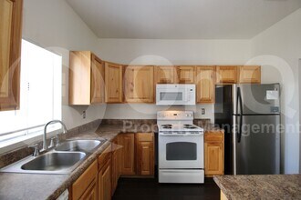 3431 W Morrow Dr in Phoenix, AZ - Foto de edificio - Building Photo