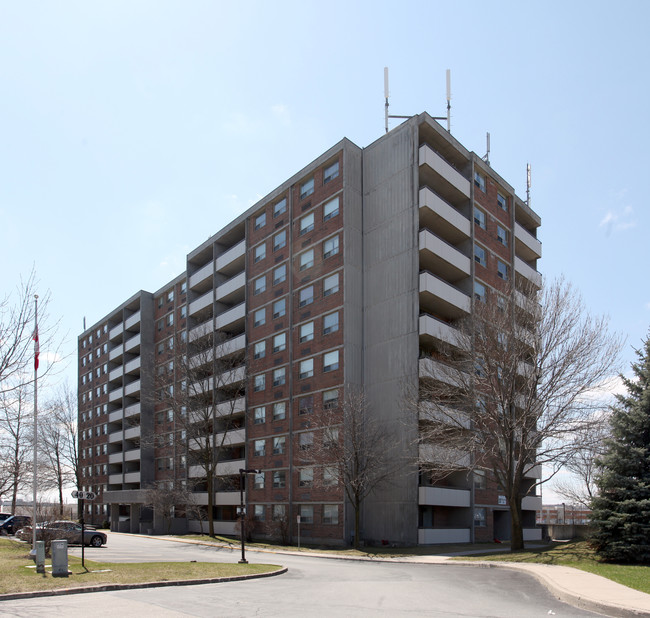 20 William Roe Blvd in Newmarket, ON - Building Photo - Primary Photo