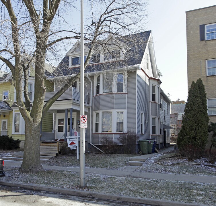 1528 N Marshall St in Milwaukee, WI - Foto de edificio