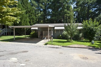 Peachtree Village Mobile Home Park in Sugar Hill, GA - Building Photo - Building Photo