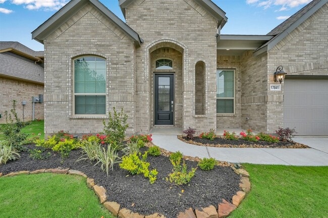 17841 McClary Cardinal Dr in Conroe, TX - Foto de edificio - Building Photo