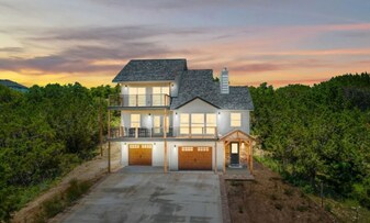 739 Lakebreeze Dr in Canyon Lake, TX - Building Photo