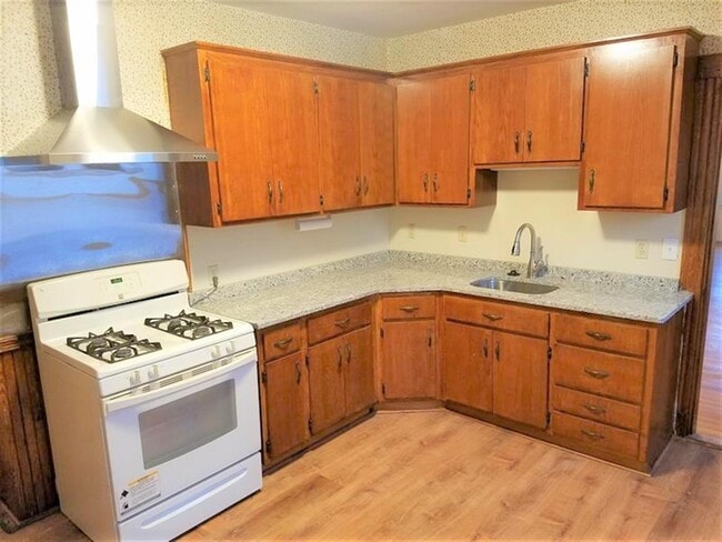 50 Oxford Ave, Unit 3 in Belmont, MA - Building Photo - Building Photo