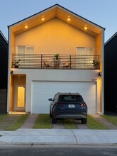 2625 Warbler Ave in McAllen, TX - Building Photo - Building Photo