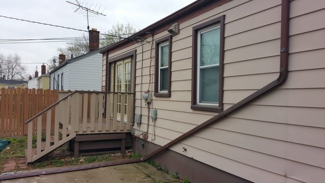 560 Detroit Ave in Lincoln Park, MI - Building Photo - Building Photo