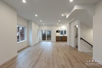 1959-165A 165a St in Surrey, BC - Building Photo - Building Photo