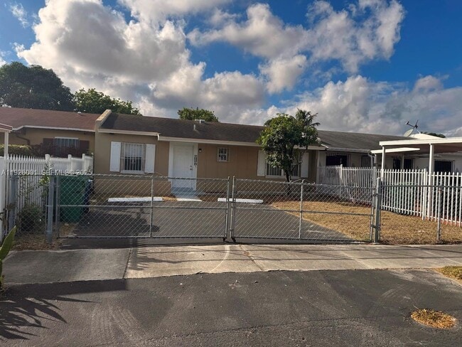 19378 NW 29th Pl in Miami Gardens, FL - Building Photo - Building Photo