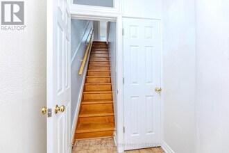 425 Bartlett Ave in Toronto, ON - Building Photo - Building Photo
