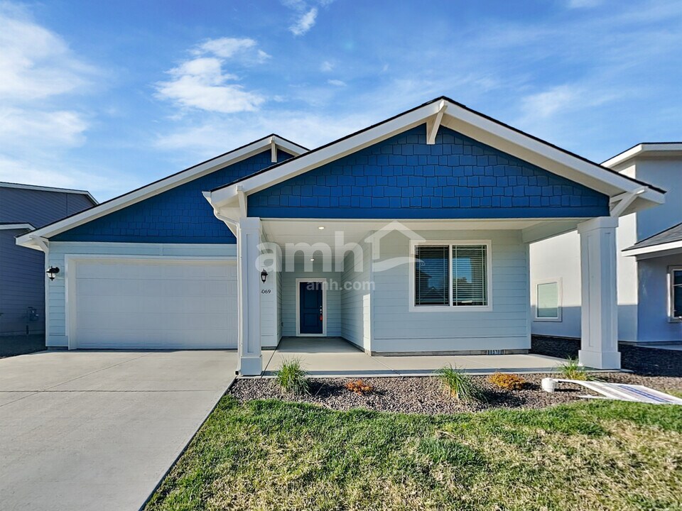 5069 W White Ash Ct in Meridian, ID - Building Photo