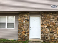 9405 Lew Cir, Unit A in Little Rock, AR - Foto de edificio - Building Photo