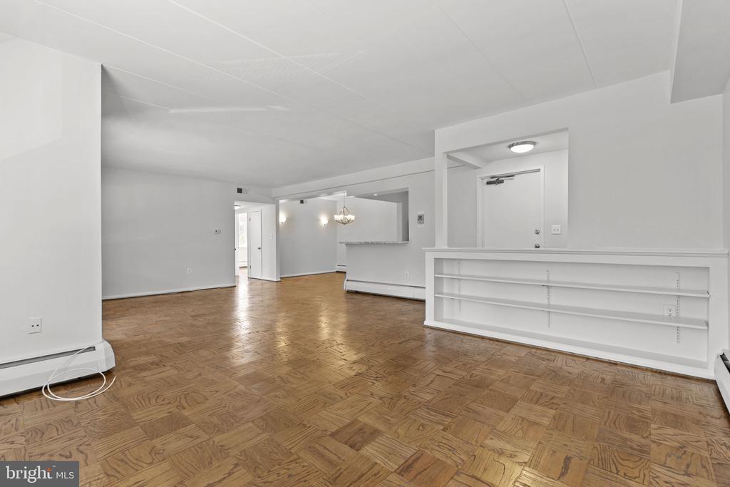 6301 Charles St in Baltimore, MD - Building Photo