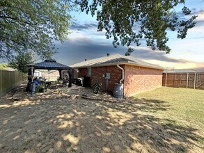 1202 E Keller St in Mcalester, OK - Building Photo - Building Photo