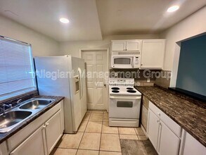 624 Royalty Ct in Poinciana, FL - Building Photo - Building Photo