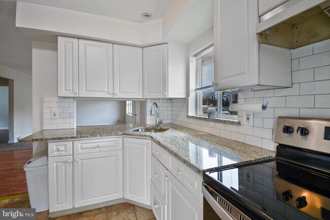 2035 Sproul Rd in Broomall, PA - Building Photo - Building Photo