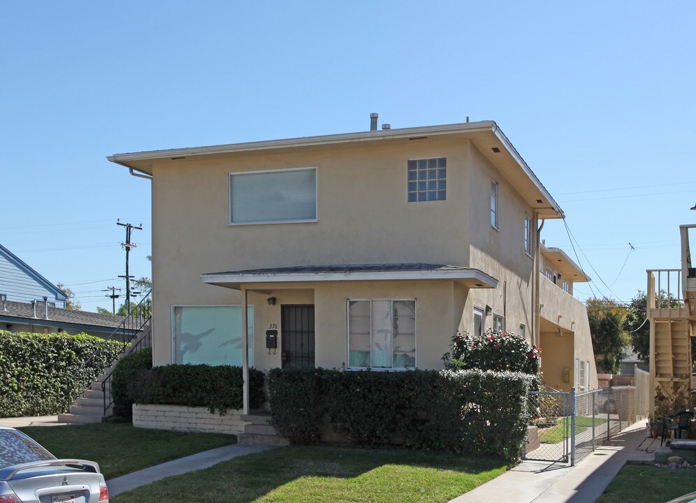 376 Park Way in Chula Vista, CA - Foto de edificio