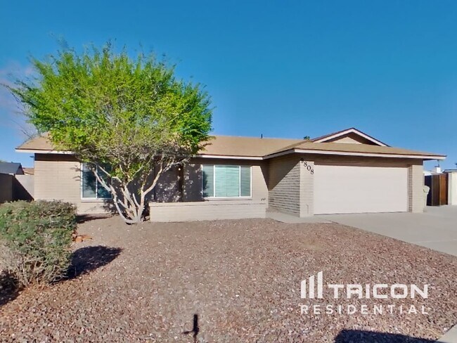 9808 N 49th Ln in Glendale, AZ - Foto de edificio - Building Photo