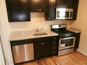 4751 N Troy St, Unit 1E in Chicago, IL - Building Photo - Building Photo