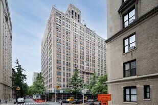 685 W End Ave in New York, NY - Building Photo