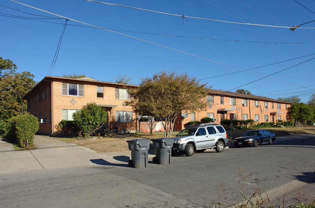 Roseland Terrace Apartments in Dallas, TX - Foto de edificio - Building Photo
