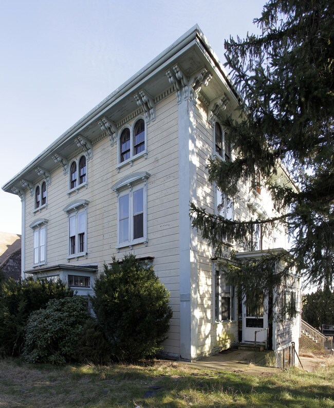 716 County St in New Bedford, MA - Foto de edificio - Building Photo