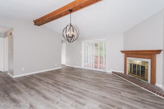 6111 Yellowsands Dr in Louisville, KY - Building Photo - Building Photo