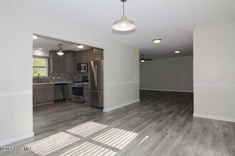63 Jesse Lee Ln in Hampstead, NC - Building Photo - Building Photo