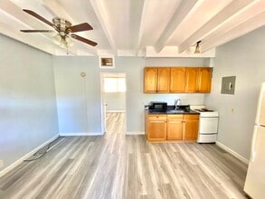 527 48th St in West Palm Beach, FL - Building Photo - Building Photo