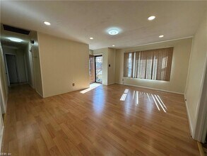 3252 Club House Rd in Virginia Beach, VA - Foto de edificio - Building Photo