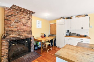 7 Cottage St, Unit 7 in Cambridge, MA - Foto de edificio - Building Photo