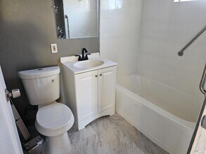 215 Arkansas St in Vallejo, CA - Building Photo - Building Photo