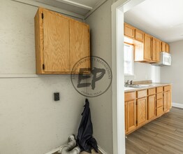 911 E Craven Ave in Lacy Lakeview, TX - Building Photo - Building Photo