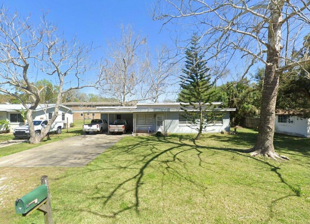 14 Ronnie Cir in Daytona Beach, FL - Building Photo