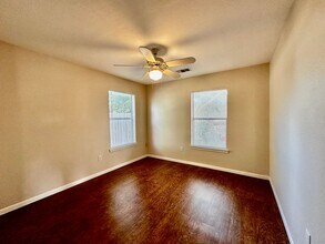 1212 Main St in Kerrville, TX - Building Photo - Building Photo